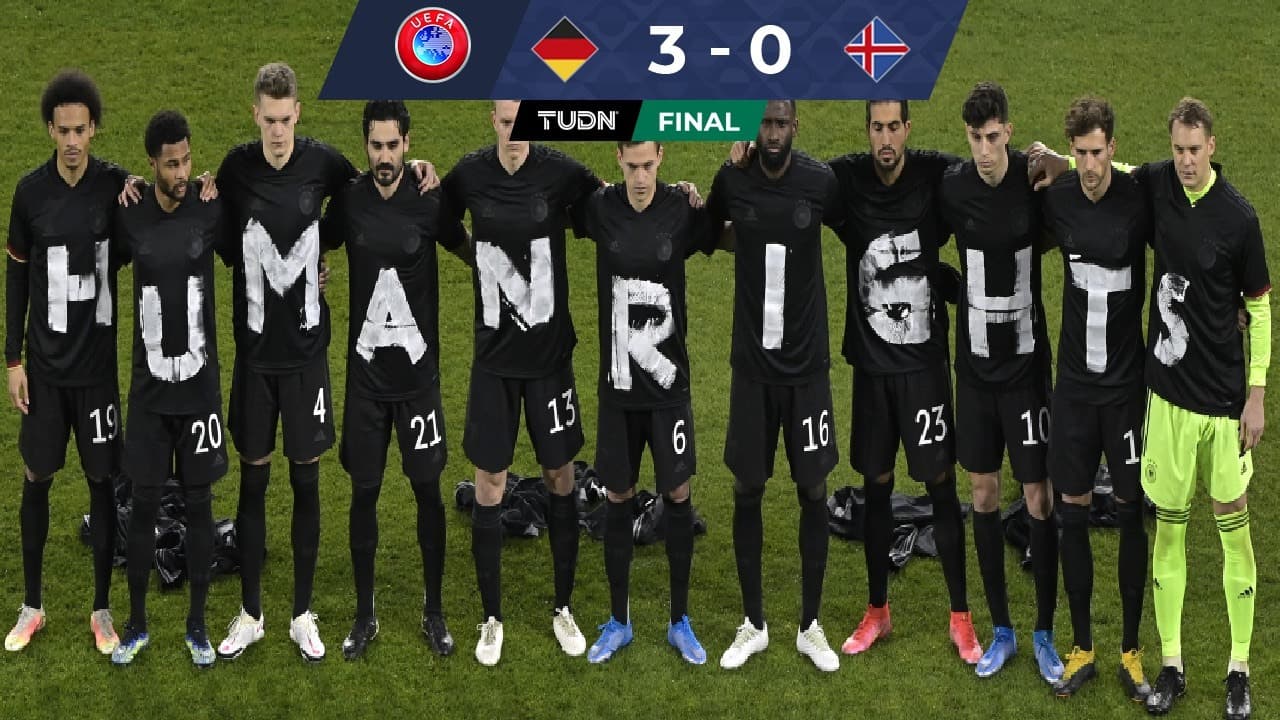 Alemania protesta por los derechos humanos con goles ante Islandia