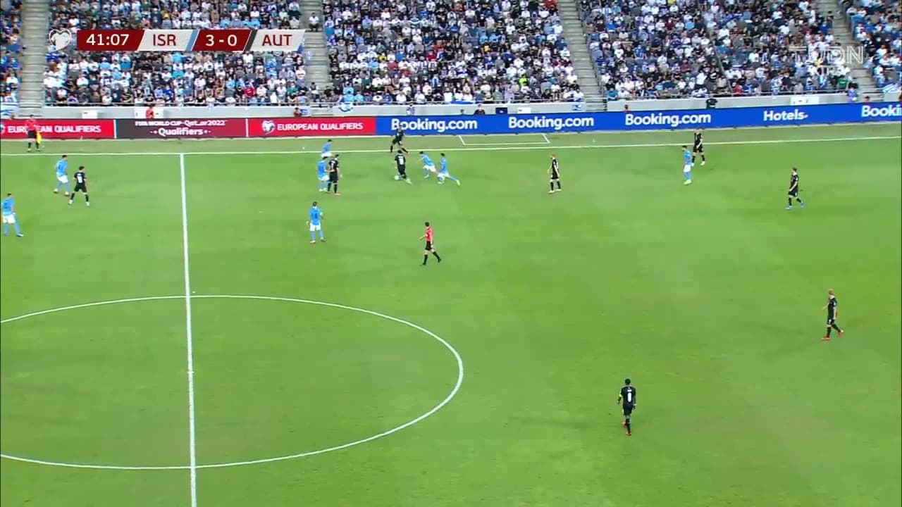 ¡GOL!  anota para Austria. Christoph Baumgartner