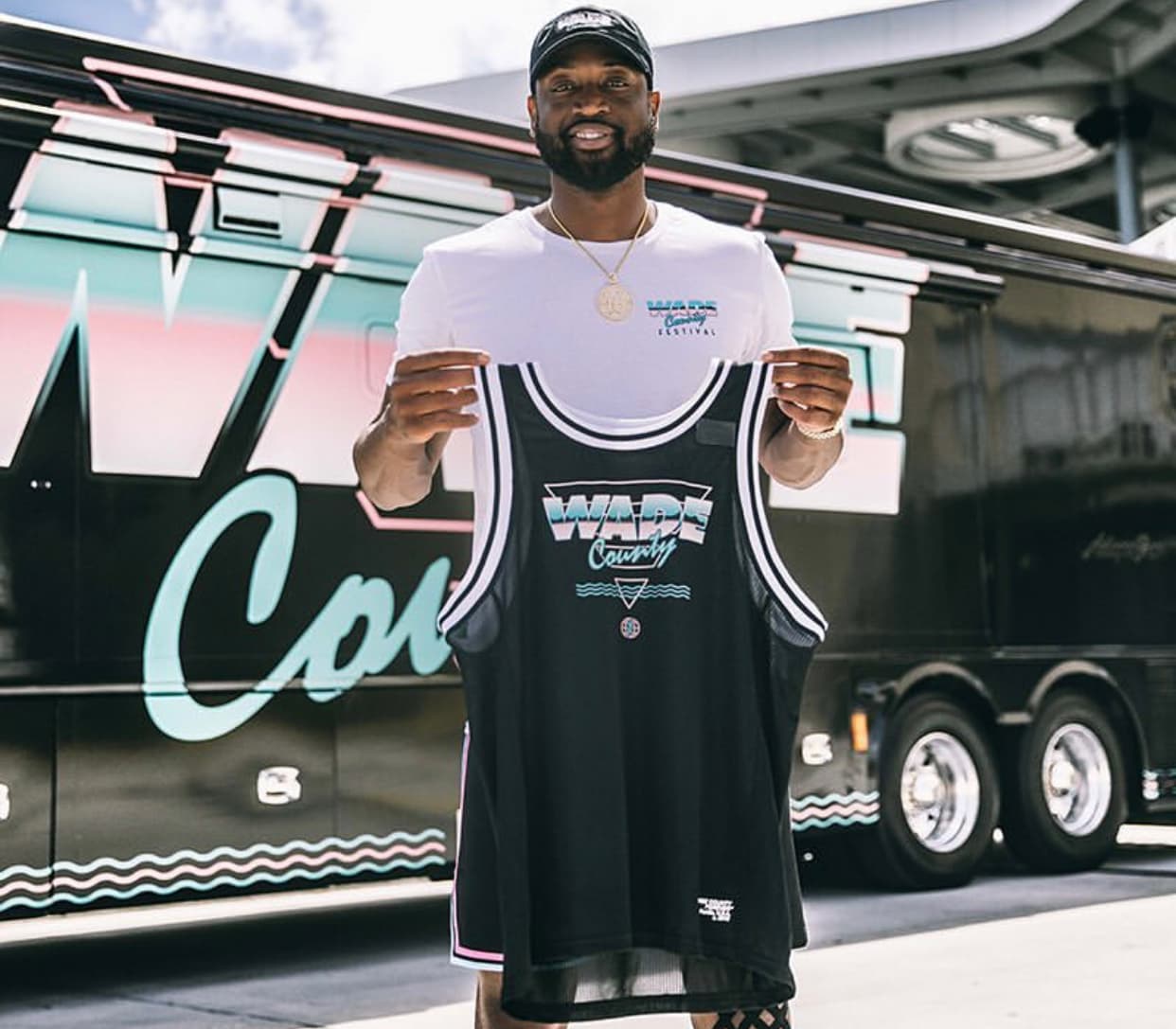 Estos jerseys también estaran disponibles. Miami está en la lucha todavía por conseguir un boleto a la Postemporada pero el juego ante Philadelphia esta noche es importante para ese fin.