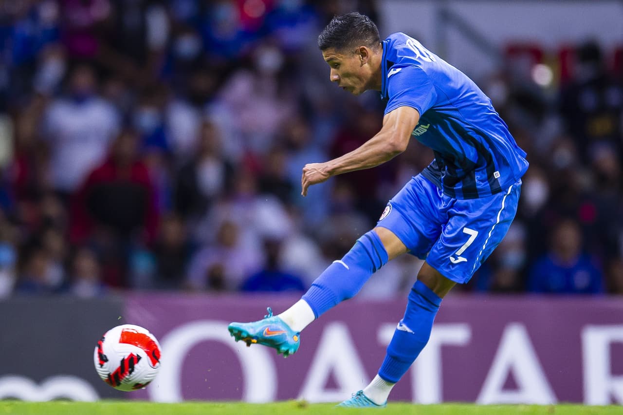 Cruz Azul dominó desde el inicio y en 20 minutos ya había abierto el marcador con un disparo cruzado de Uriel Antuna tras una desatención de la defensa del Montreal.