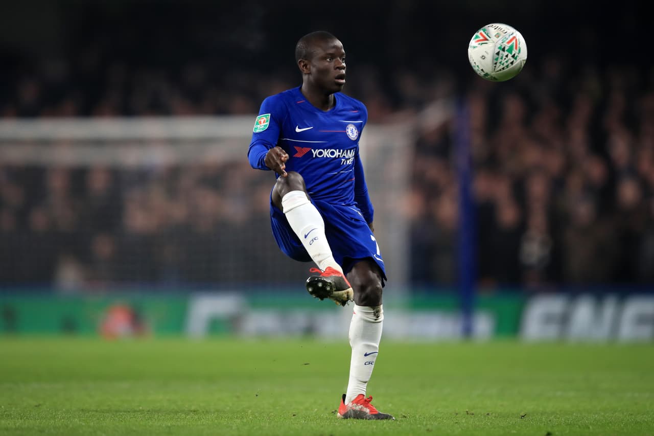 N'Golo Kanté (Chelsea / Inglaterra) - Desde que salió campeón con el Leicester City el mediocampista se ha convertido en figura indiscutible de los Blues y la selección de Francia.