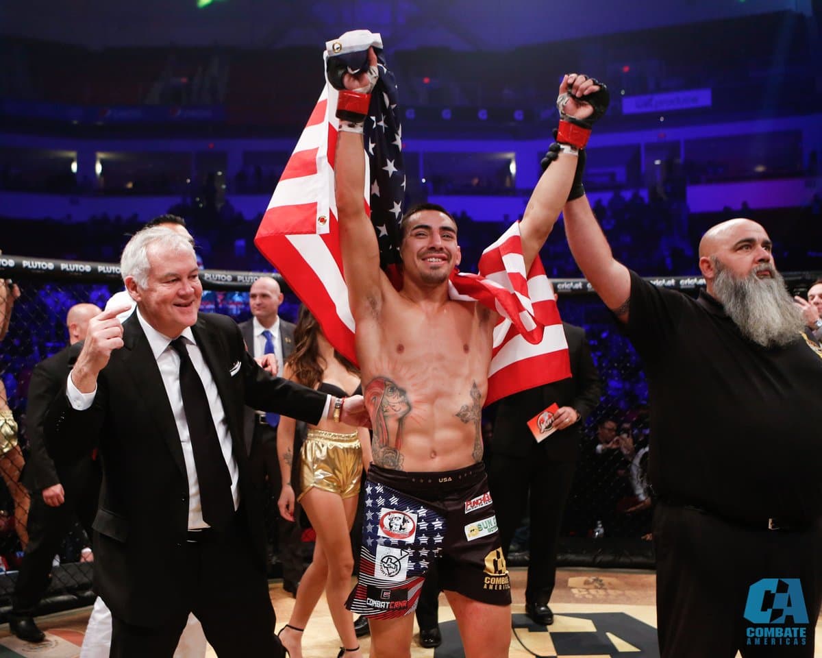 ¡Espectacular noche! 'The Bullet' Quintana se coronó en Copa Combate con un KO para la historia