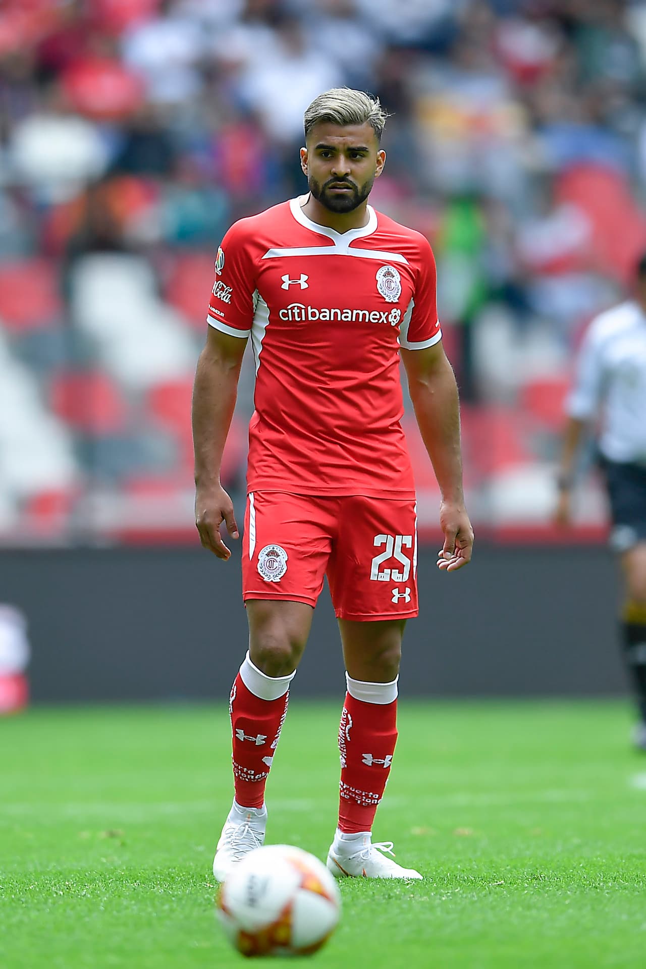 Alexis Canelo, mediocampista argentino que también hace parte del Toluca.