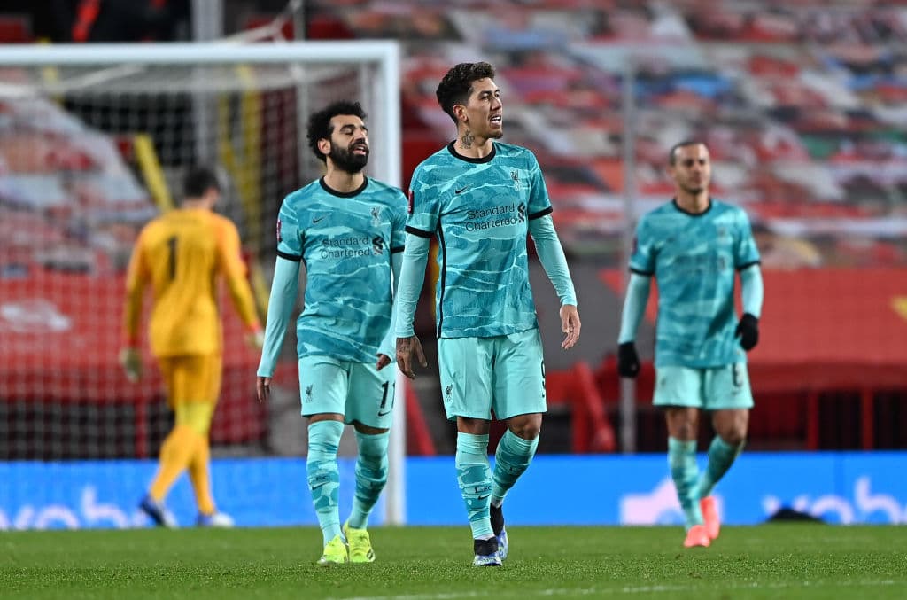 Manchester United derrota al Liverpool 3-2 y deja fuera a los 'Reds' de la FA Cup. Mohamed Salah fue el único autor de los dos goles para los locales, pero Greenwood, Rashford y Fernandes fueron la clave para la victoria.