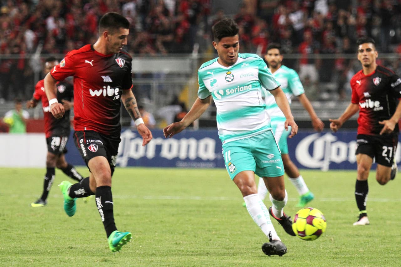 Action photo during the match Atlas vs Santos, Corresponding for the 14 round of the League BBVA Bancomer MX Clausura 2017 Foto de accion durante el partido Atlas vs Santos correspondiente a la Jornada 14 de la Liga BBVA Bancomer MX del Torneo Clausura 2017, , en la foto: Ulises Davila 15/04/2017/MEXSPORT/Edgar Quintana