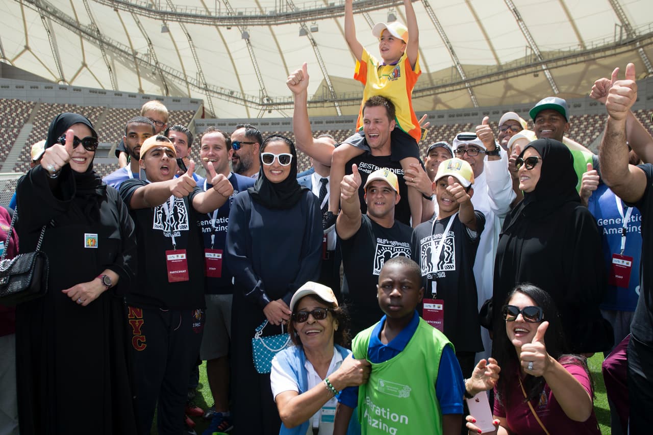 La presencia de Brady en Qatar revolucionó ese país que pocas veces ve estrellas de la NFL en su territorio.