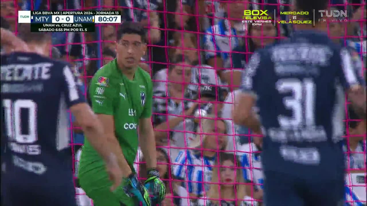 ¡TIRO ATAJADO! disparo por Ulíses Rivas.