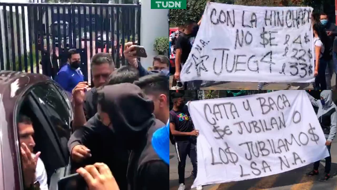 Aficionados se manifiestan contra Cruz Azul y amenazan a jugadores