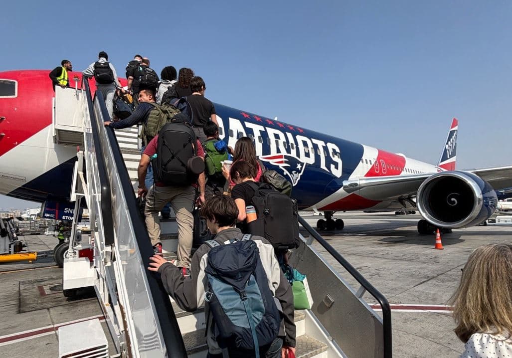 Avión de los Patriots de la NFL es usado para ayuda en Medio Oriente