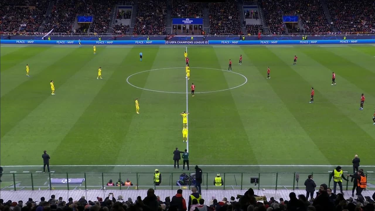 Arranca el partido y la pelota está en juego.