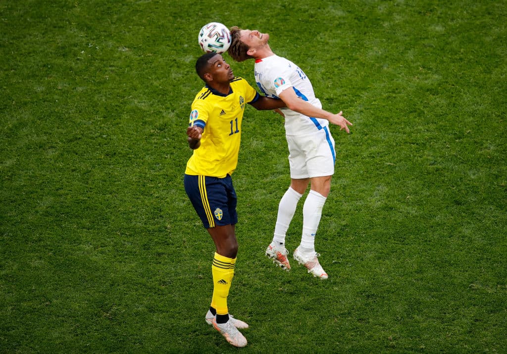 El solitario gol de Emil Forsberg desde los once pasos le da la victoria 1-0 a Suecia sobre Eslovaquia y los suecos comienzan a pensar en la fase eliminatoria.