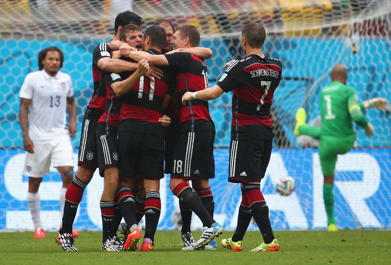Alemania derrotó 1-0 a Estados Unidos y con eso clasificó de líder de su grupo con siete puntos.