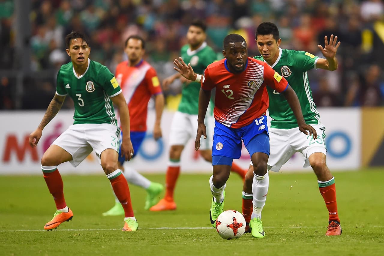 México comenzó el partido con mucha intensidad.