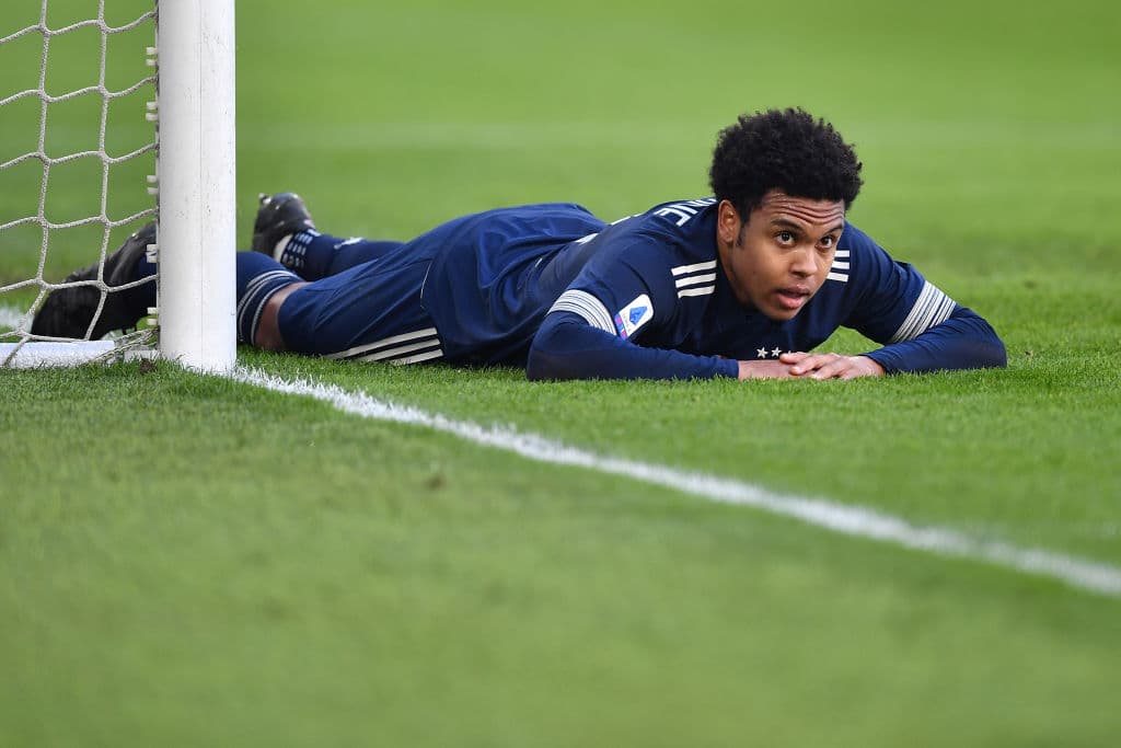 Juventus se impone a Bologna 2-0 este domingo. Los goles corrieron a cargo de Arthur Melo y Weston McKennie al minuto 71. Los de la Vecchia Signora, con este resultado, se acercan a la cima de la Serie A.