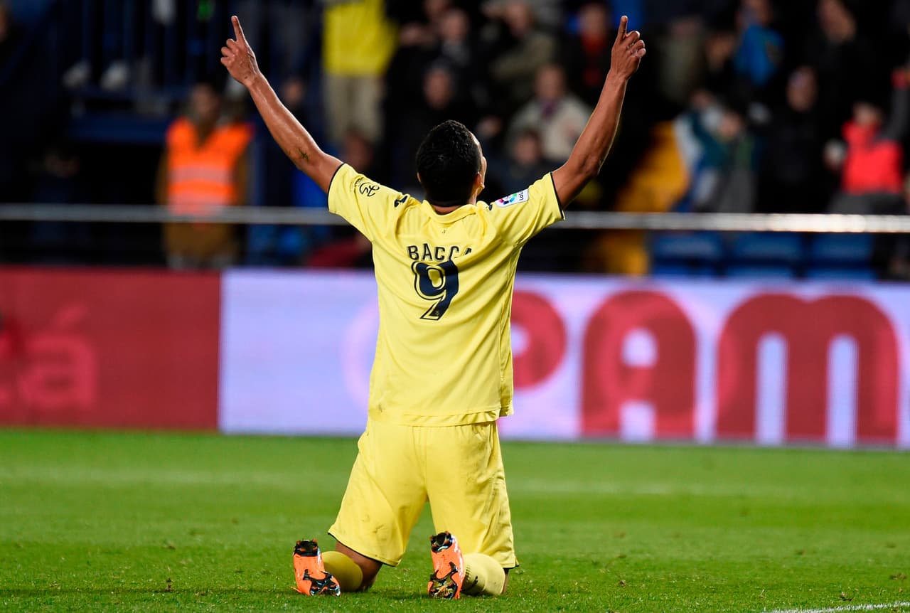 Villarreal sigue soñando con quedarse con Carlos Bacca, pero el Milan estaría pensando en subirle más su valor a raíz de los 18 goles que lleva en la temporada.