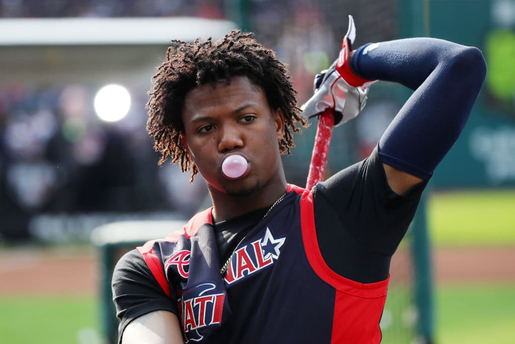 Así realizaron su práctica los peloteros seleccionados para participar en el MLB All Star Game, que se llevará a cabo este martes en Progressive Field, el Cleveland. Jugadores que generalmente son rivales pudieron convivir, charlar, entrenar, soltar el brazo y tener una leve práctica de bateo para alistarse de cara al encuentro de Media Temporada que promete ser muy atractivo.