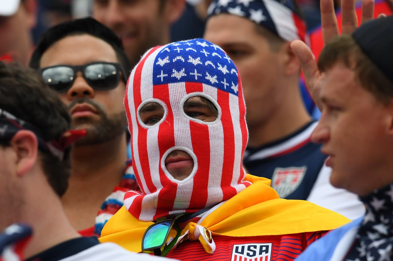 Con banderas, maquillajes, máscaras e incluso con coloridos trajes, aficionados de Ghana y Estados Unidos apoyaron a sus selecciones en partido amistoso previo a la Copa de Oro.