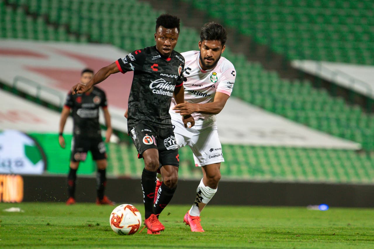 Con goles de Gael Sandoal y autogol de Vladimir Loroña santos vence y complica la clasificación de Xolos.