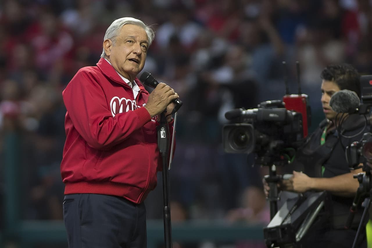 Foto durante el partido de Inauguracion entre Diablos Rojos vs Padres de San Diego desde el nuevo Estadio Alfredo Harp Helu. 
<br> En la foto: