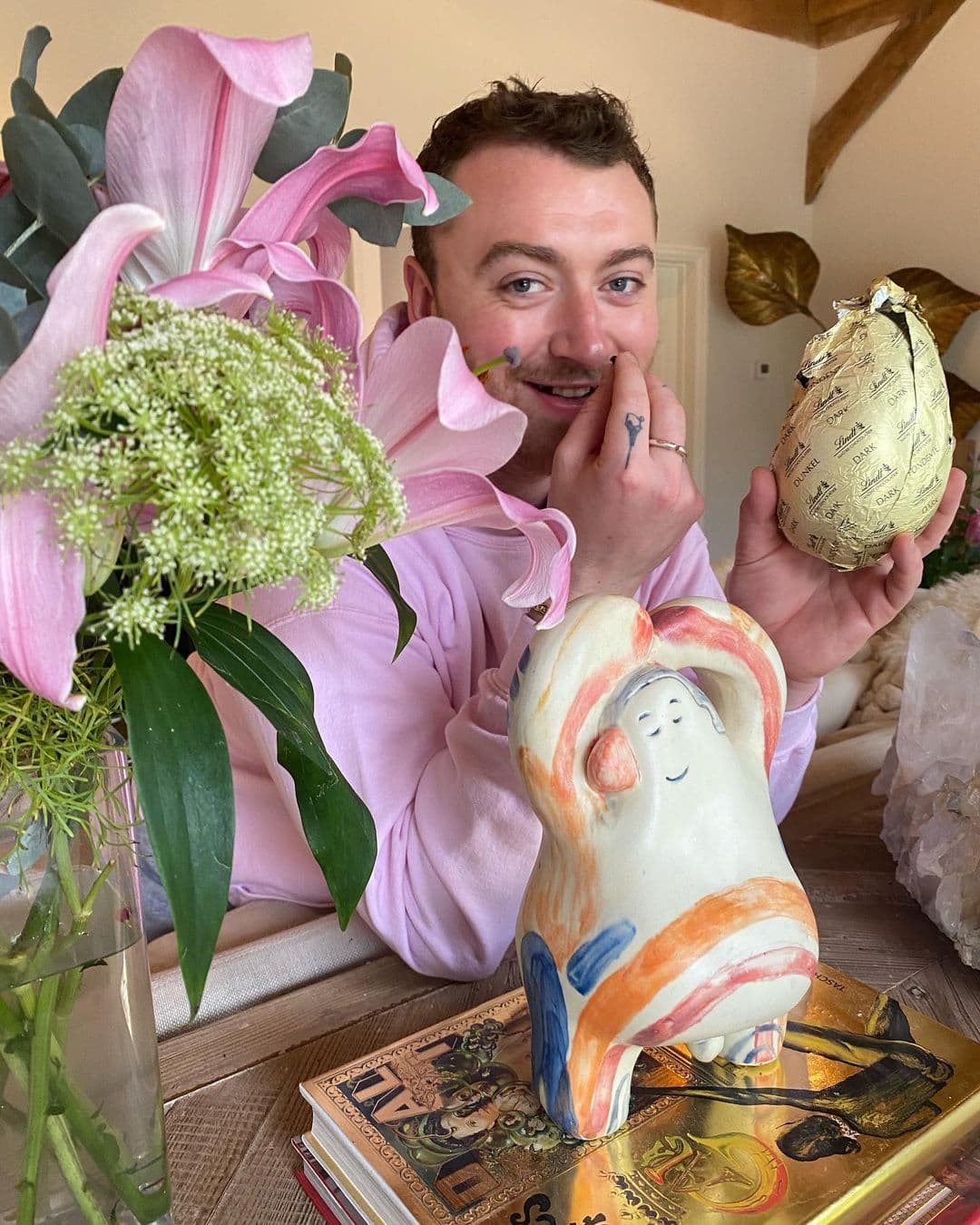 El video de presentación de Lovato fue igualmente empoderador.