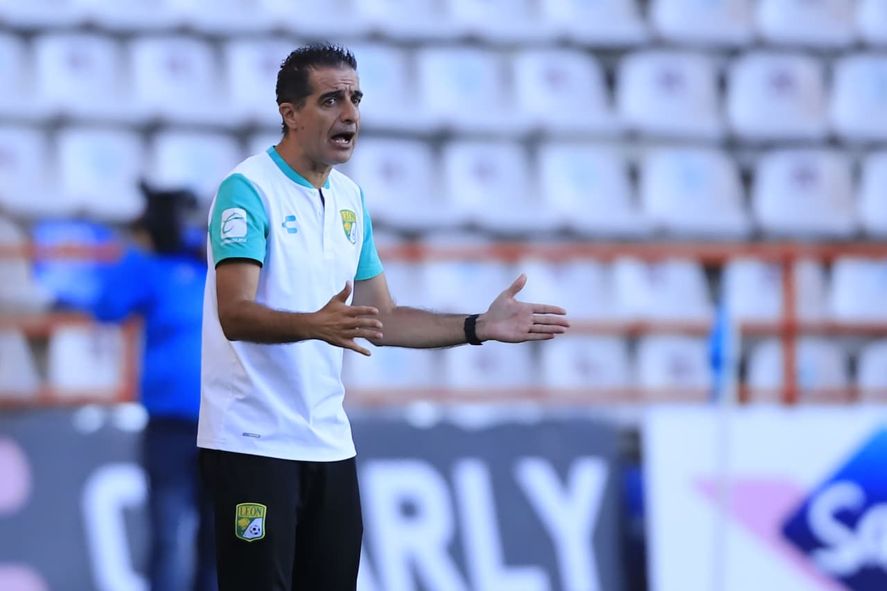 Paiva admite que León corría peligro: "Se estaba dañando nuestra identidad"