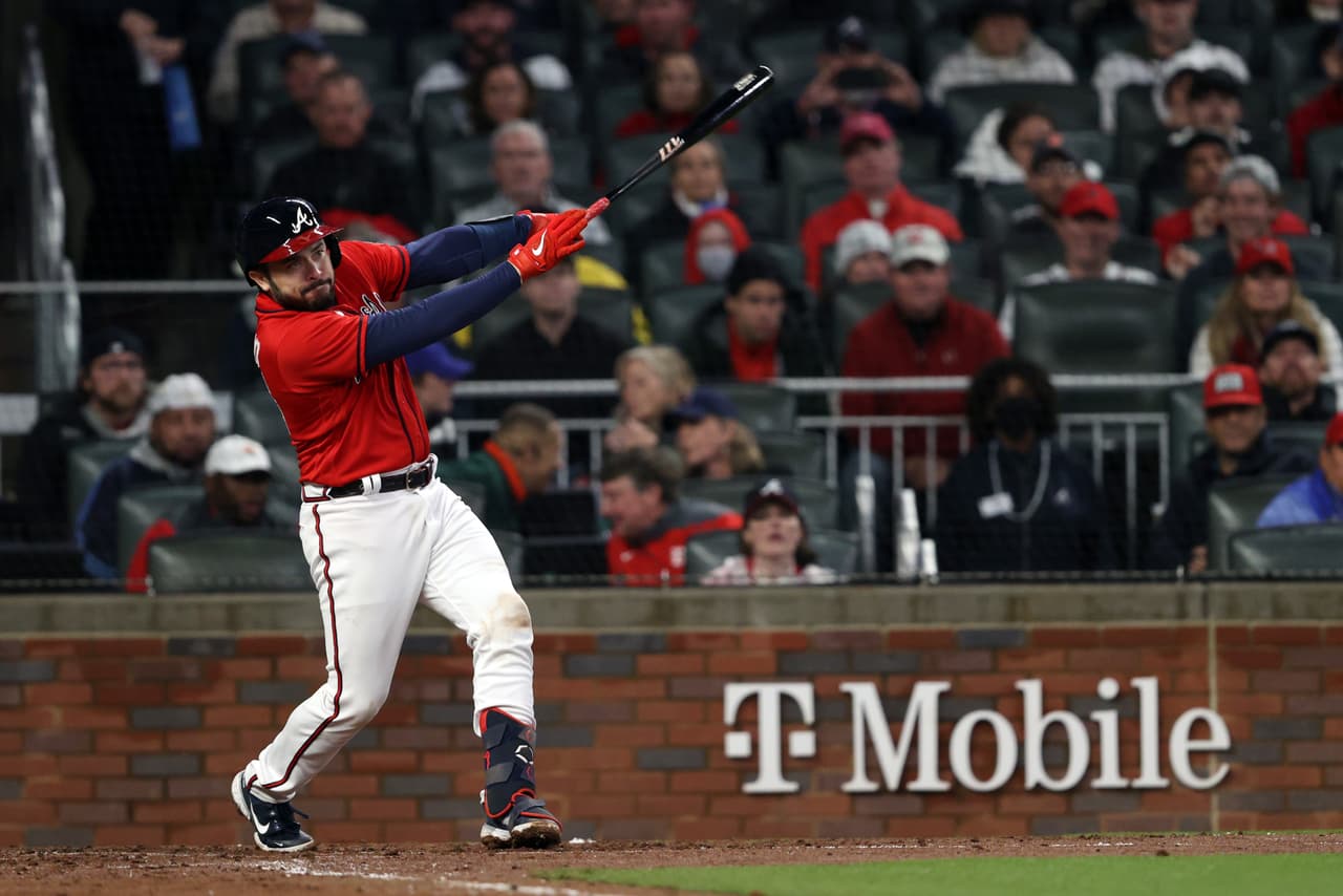 Travis d’Arnaud conectó imparable en la parte baja de la segunda entrada y aunque llegó hasta segunda base, Luis García apagó el fuego con dos outs y dos bases ocupadas.