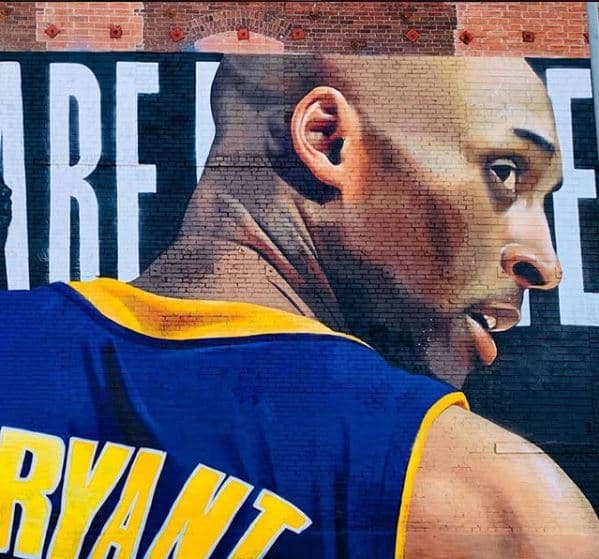 Ubicación: en el número 800 al este de la calle 4, Los Ángeles.