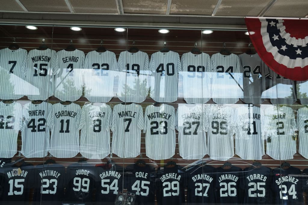 Los New York Yankees son la franquicia más valiosa del béisbol, según Forbes, el equipo 
<b>vale 6 mil millones de dólares. </b>
<br>