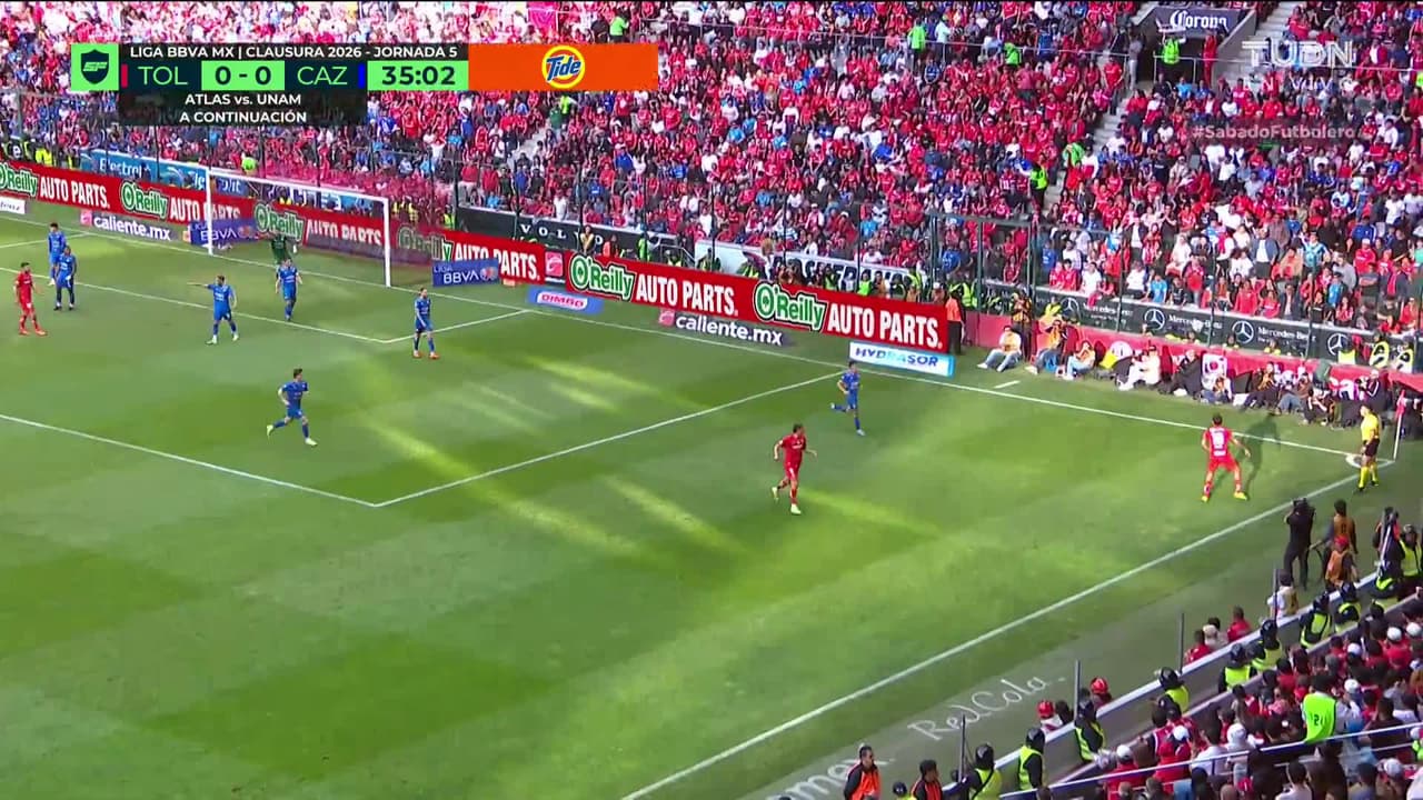 ¡TIRO ATAJADO! disparo por Nicolás Castro.