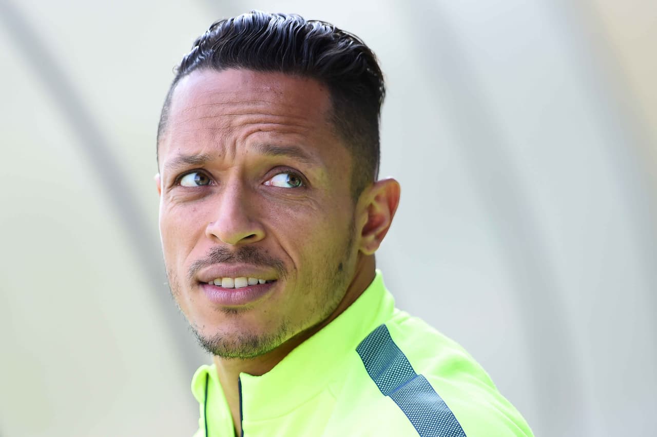 Adriano es denunciado por fraude fiscal