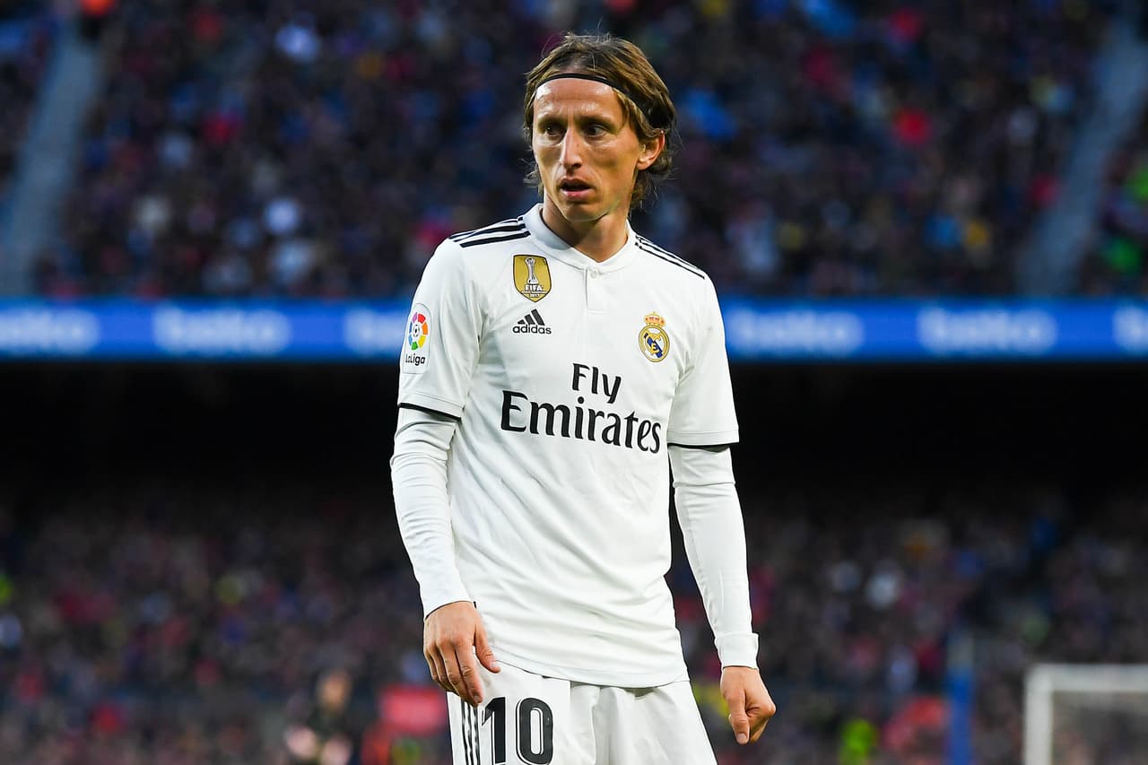 Con el presente que vive el Real Madrid, uno de los señalados es Luka Modric. Se dice que no tiene deseos de continuar allí por lo que en Italia han vuelto a poner a rodar el rumor de su paso al Inter de Milán.