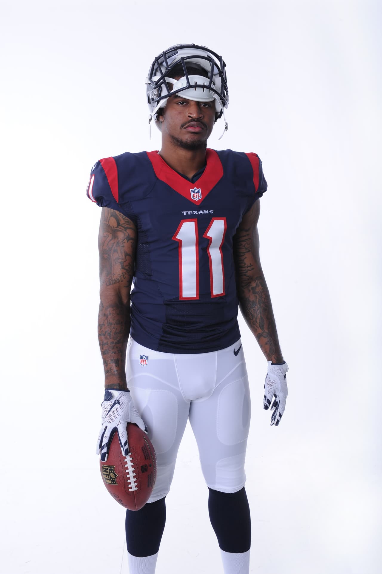 Checa las imágenes del novato receptor de los Houston Texans, Jaelen Strong, durante su sesión de fotos y dentro de los entrenamientos (AP-NFL).