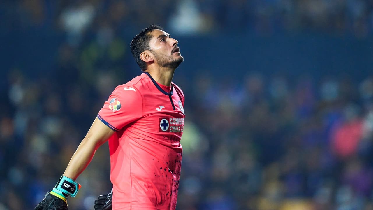 Cruz Azul guarda a 'Chuy' Corona para la Liguilla; no juega ante América