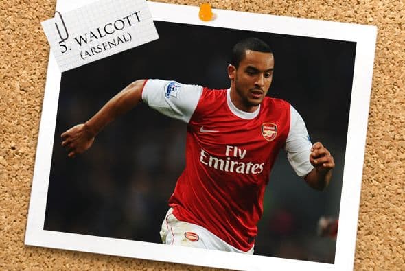 En el mediocampo, el inglés Theo Walcott encabeza esa línea.