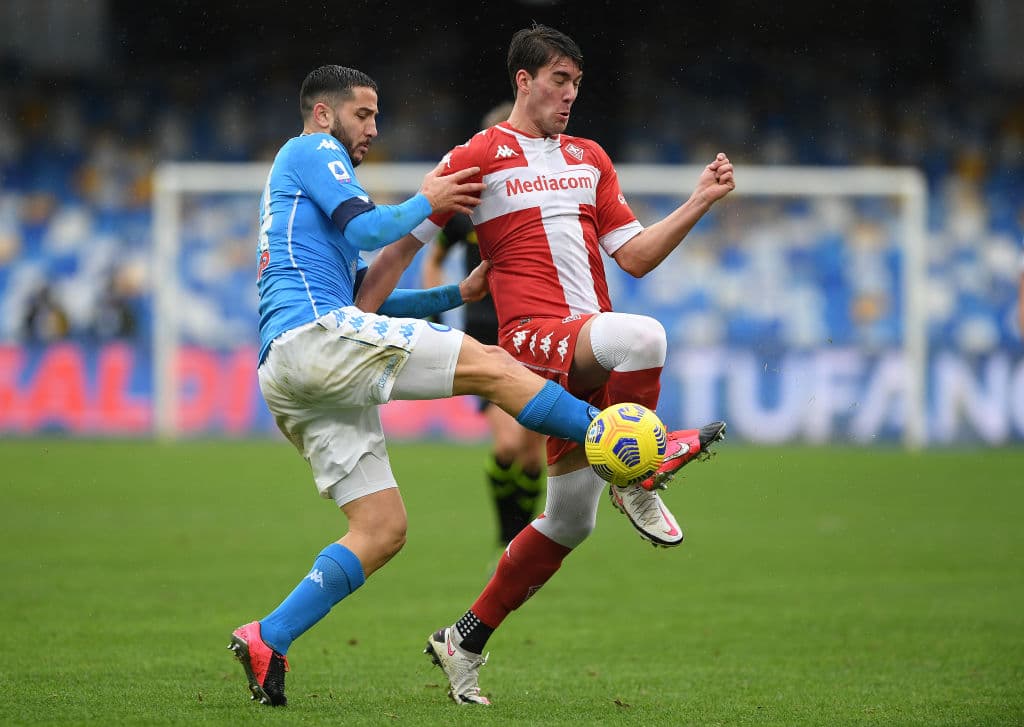 La Fiorentina cae como visitante ante el Napoli de Gattuso 6-0. Los goles corrieron a cargo de Diego Demme, Piotr Zielinski, Matteo Politano, doblete de Lorenzo Insigne y el mexicano Hirving Lozano anotó el tercer tanto del encuentro, durante la Jornada 18 de la Serie A.