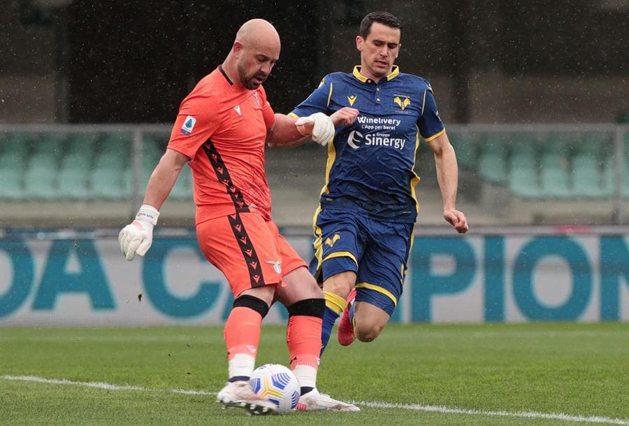 Hellas Verona ve la derrota en casa ante la Lazio con marcador de 0-1 justo al minuto 92, con anotación de Milinkovic-Savic y los de Inzaghi siguen en la pelea por puestos europeos de la Champions League.