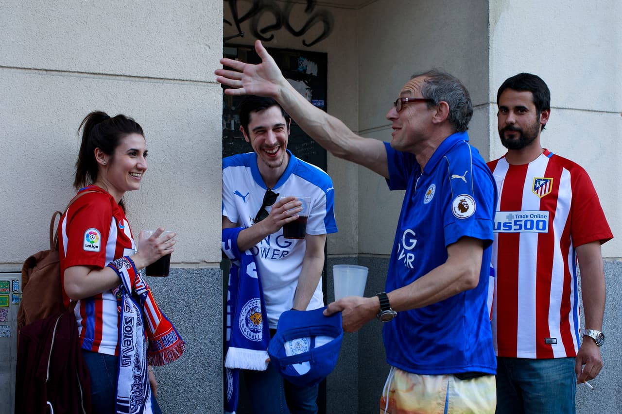Hubo momentos para debatir y hablar de fútbol. La conversación en la cancha la tendrían los jugadores.