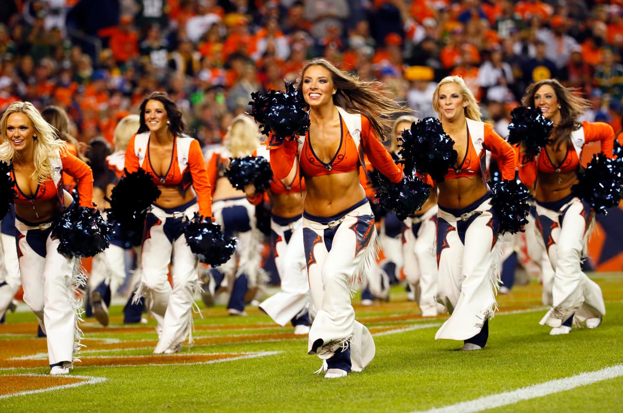 Las más bellas siluetas de la NFL las tienen las cheerleaders de los Denver Broncos, checa las mejores tomas de estos verdaderos bombones.