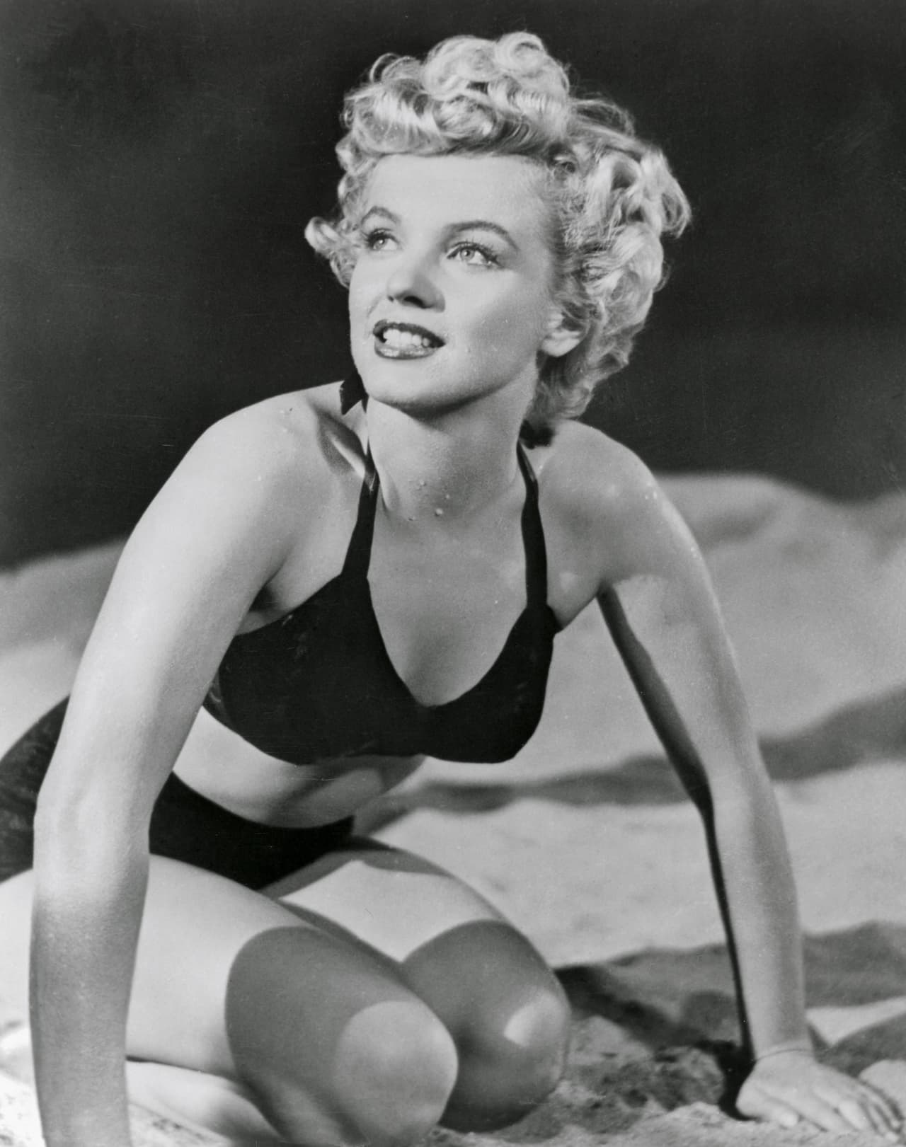 Marilyn Monroe un ícono de los años 50, se casó con el beisbolista de los Yankeess, Joe DiMaggio. Un matrimonio que duró sólo 274 días y polémicos problemas que marcaron la historia de la rubia mujer.