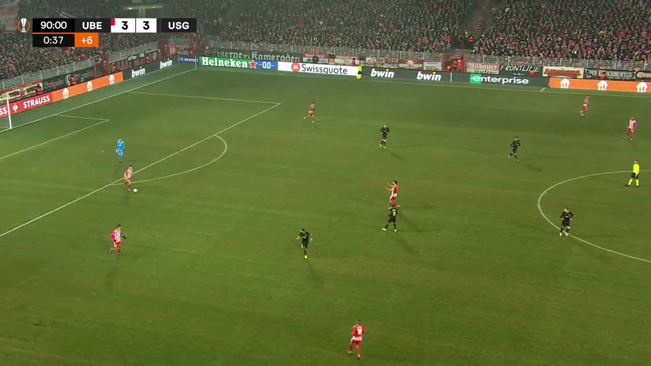 ¡TIRO ATAJADO! disparo por Cameron Puertas.