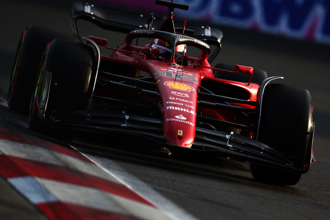 Los primeros cinco lugares son Leclerc, Sergio Pérez, Max Verstappen, Carlos Sainz y George Russell.