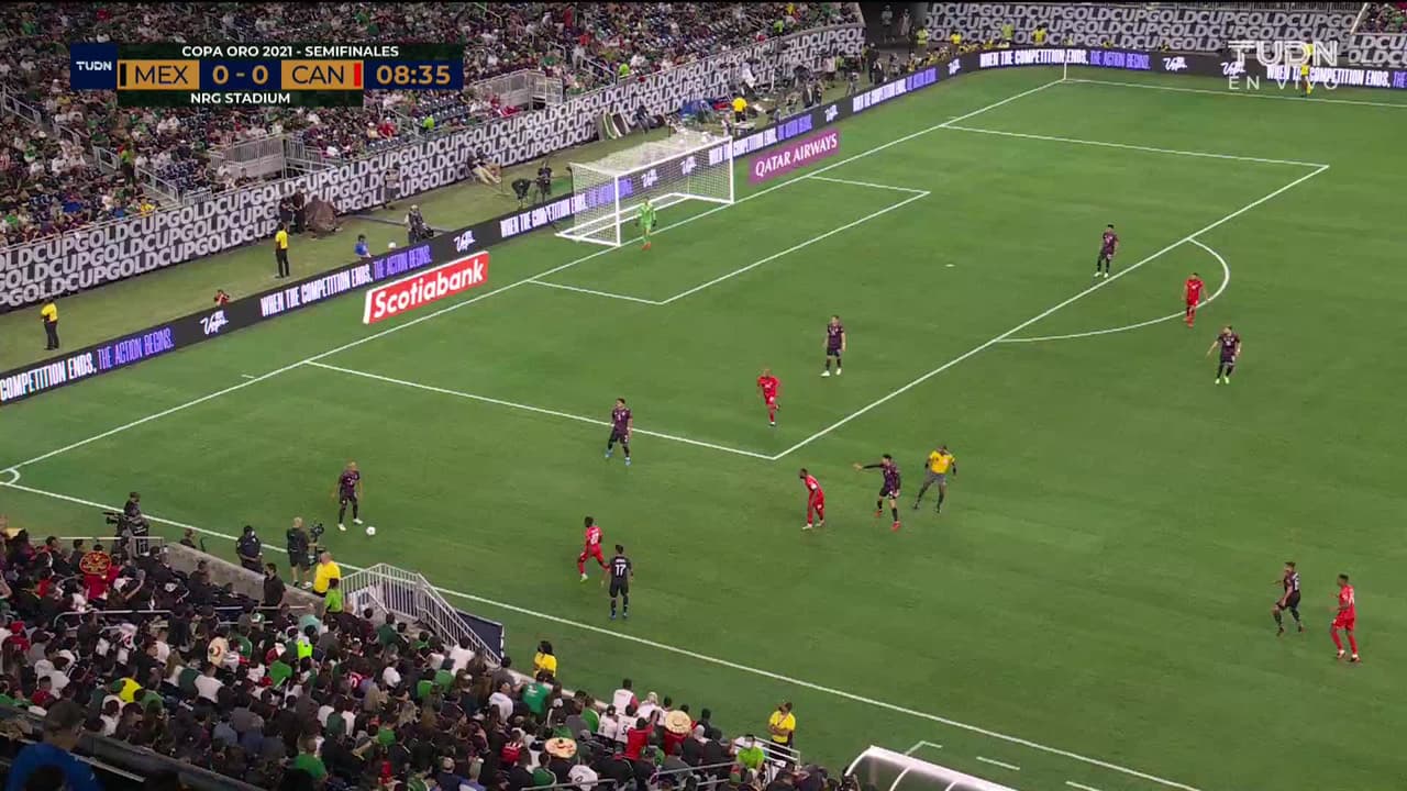 ¡TIRO ATAJADO! disparo por Héctor Herrera.