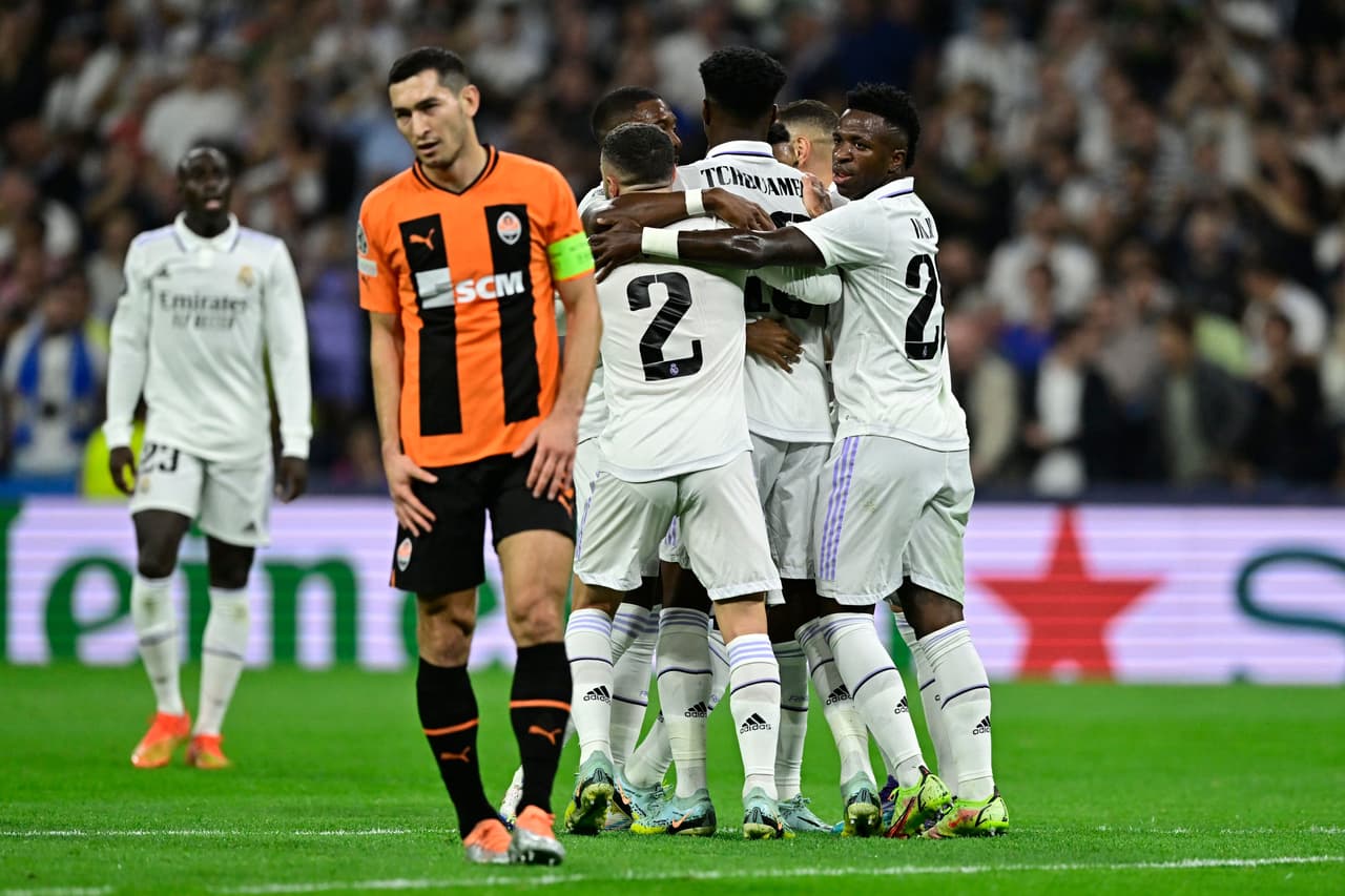 Real Madrid pudo golear al Shakhtar Donetsk y la poca contundencia le hizo sufrir un poco para ganar por la mínima de 2-1 en la UEFA Champions League.