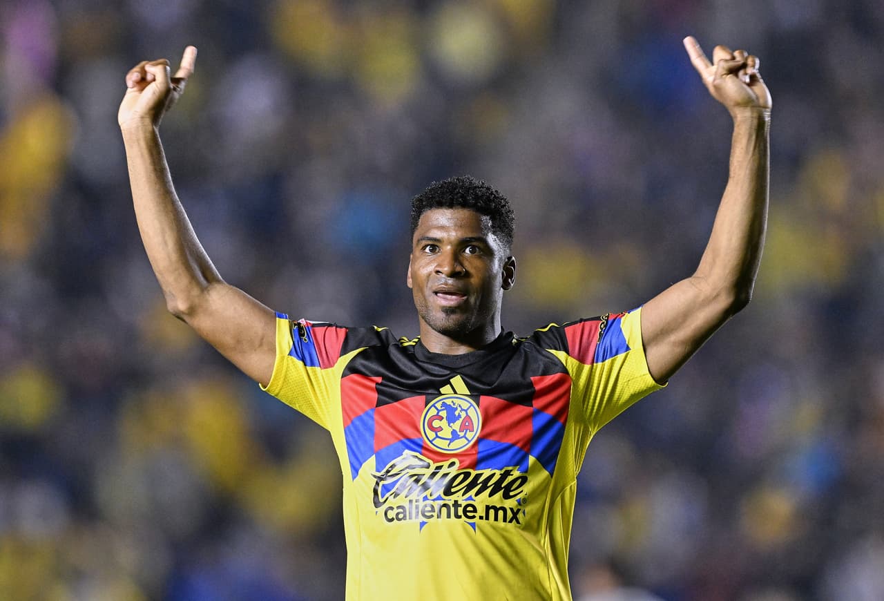 José 'Pantera' Zúñiga - Se lesionó en el juego ante Santos y presenta un tema muscular.