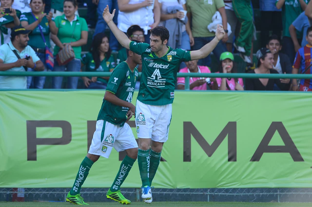 Su primer gol llegó en la Copa MX ante Dorados. Fue triunfo para los Panzas Verdes por 3-0 y era además el debut del argentino. Acabó la jornada con un doblete.