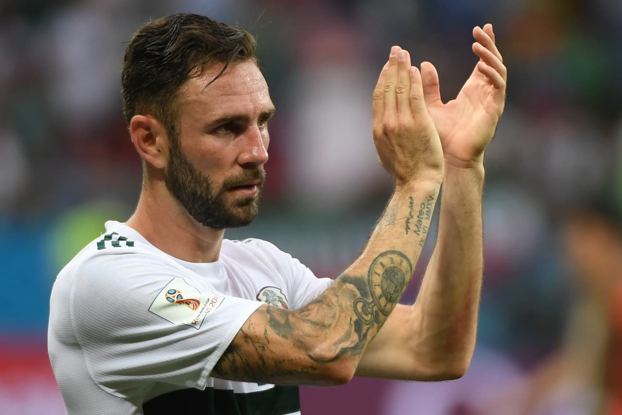 Mexico's defender Miguel Layun applaud the crowd after the final whistle during the Russia 2018 World Cup Group F football match between South Korea and Mexico at the Rostov Arena in Rostov-On-Don on June 23, 2018. (Photo by Khaled DESOUKI / AFP) / RESTRICTED TO EDITORIAL USE - NO MOBILE PUSH ALERTS/DOWNLOADS (Photo credit should read KHALED DESOUKI/AFP/Getty Images)