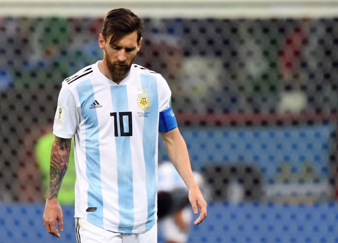 Lionel Messi: Apenas y tocó la pelota contra Croacia, algo inaceptable para un jugador que es considerado como “el mejor del mundo”.