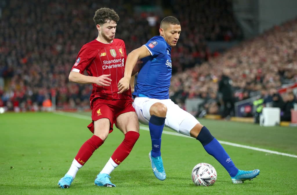 Con juveniles, los Reds se quedan con el 'Derbi de Merseyside' y siguen con vida en la FA Cup.