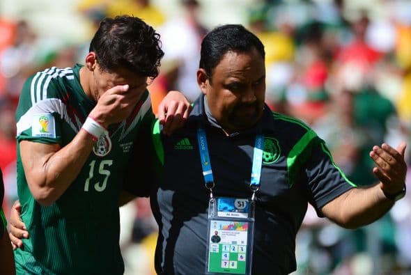 El defensa del Tri será intervenido para retirarle los tornillos que le fueron colocados tras su grave lesión ante Holanda.