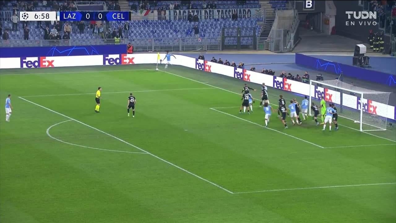 ¡TIRO ATAJADO! disparo por Gustav Isaksen.